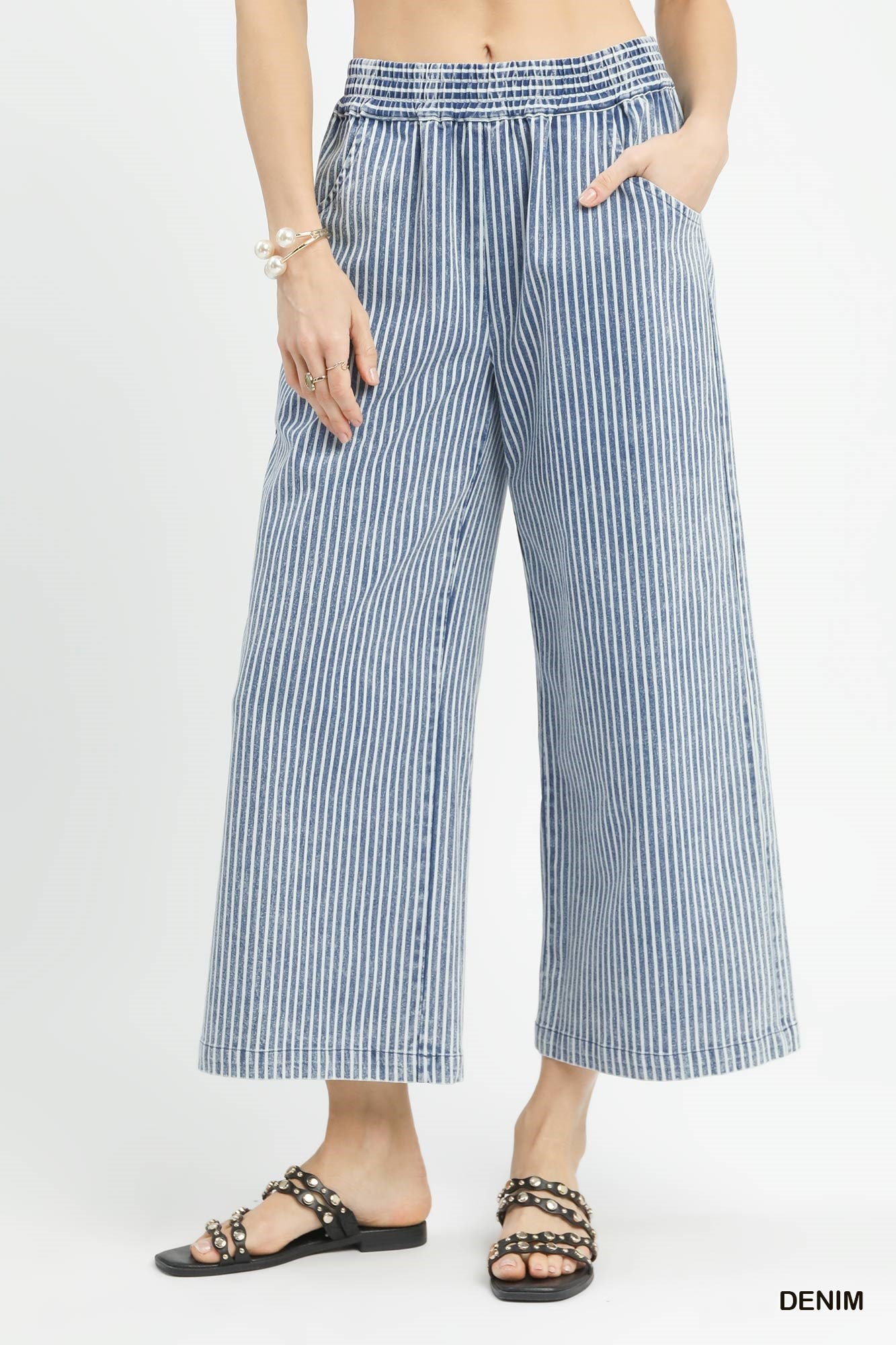 Stone Wash Stripe Wide-Leg Cropped Pants