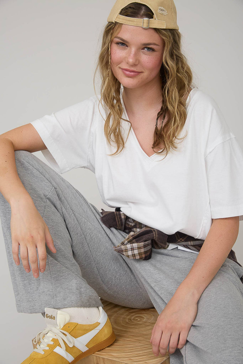 V-neck Short Sleeve Knit Top