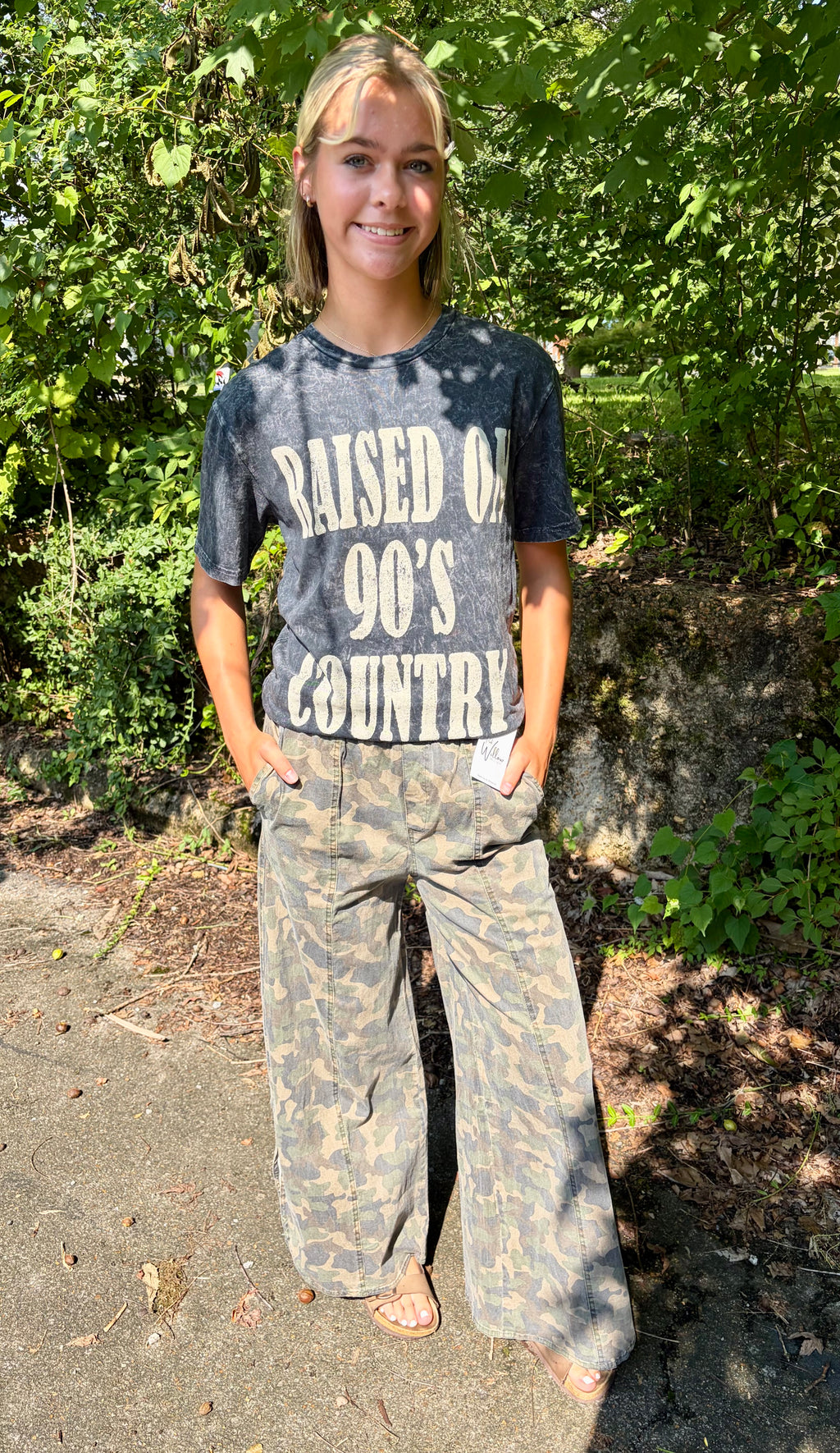 Relaxed Cropped Wide Leg Tulip Hem Camo Pant