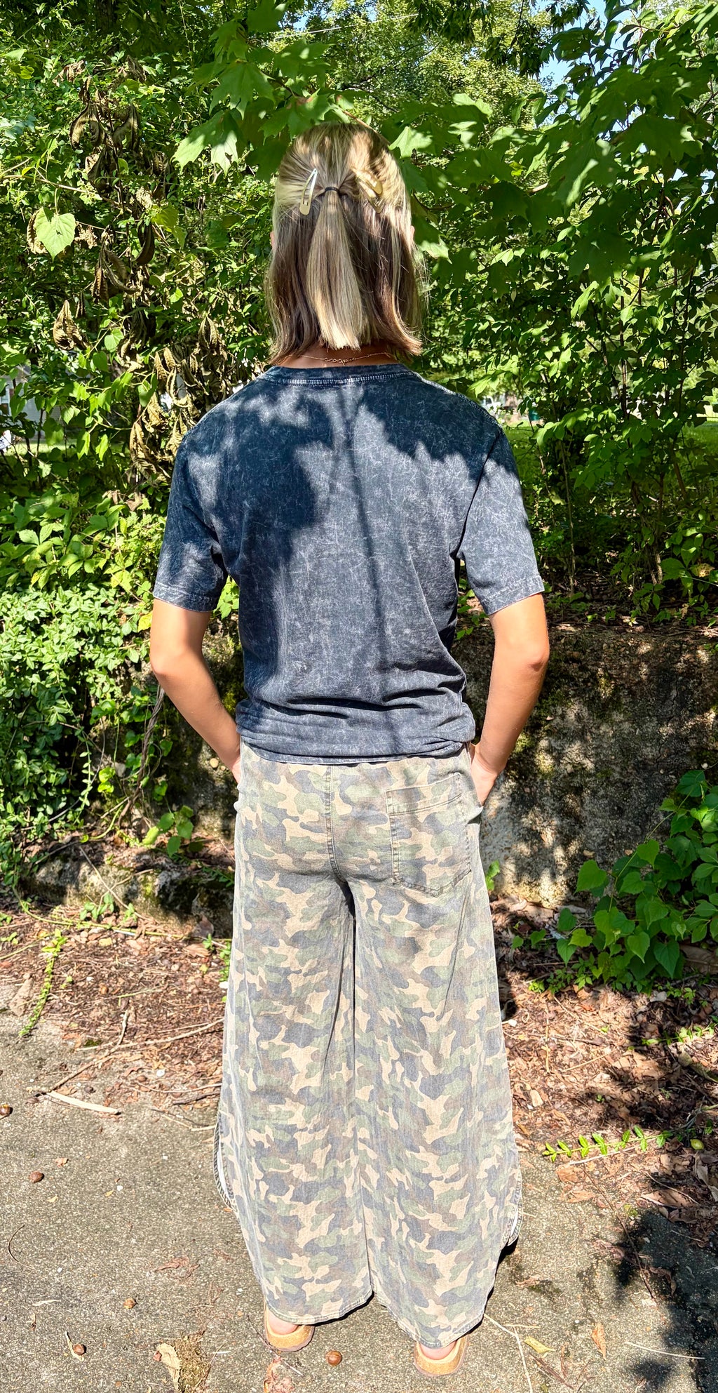 Relaxed Cropped Wide Leg Tulip Hem Camo Pant