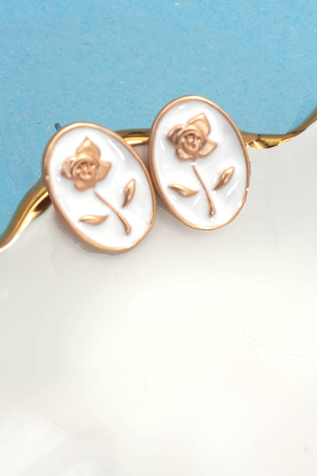 EPOXY FLOWER GOLD EDGE STUD EARRING